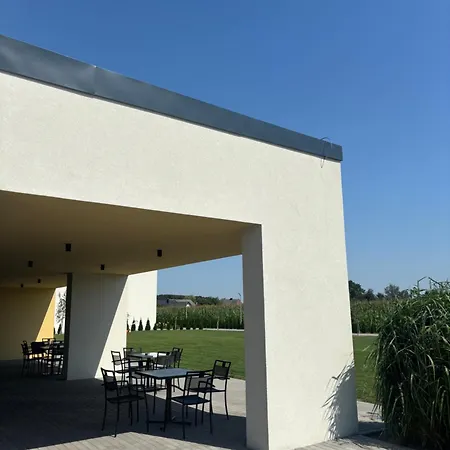 ホテル Mds Bonikowo